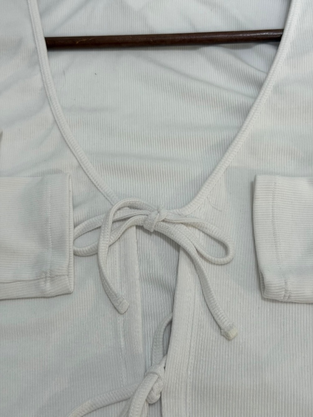 Aritzia Wilfred Free Tie-Front Ribbed Top White Size M - Picture 3 of 11